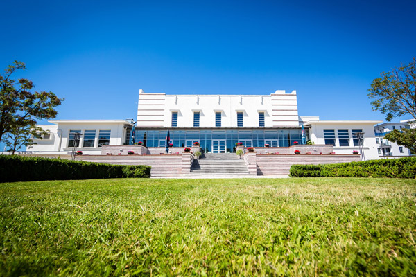 Kurhaus-Warnemünde-Rückansicht